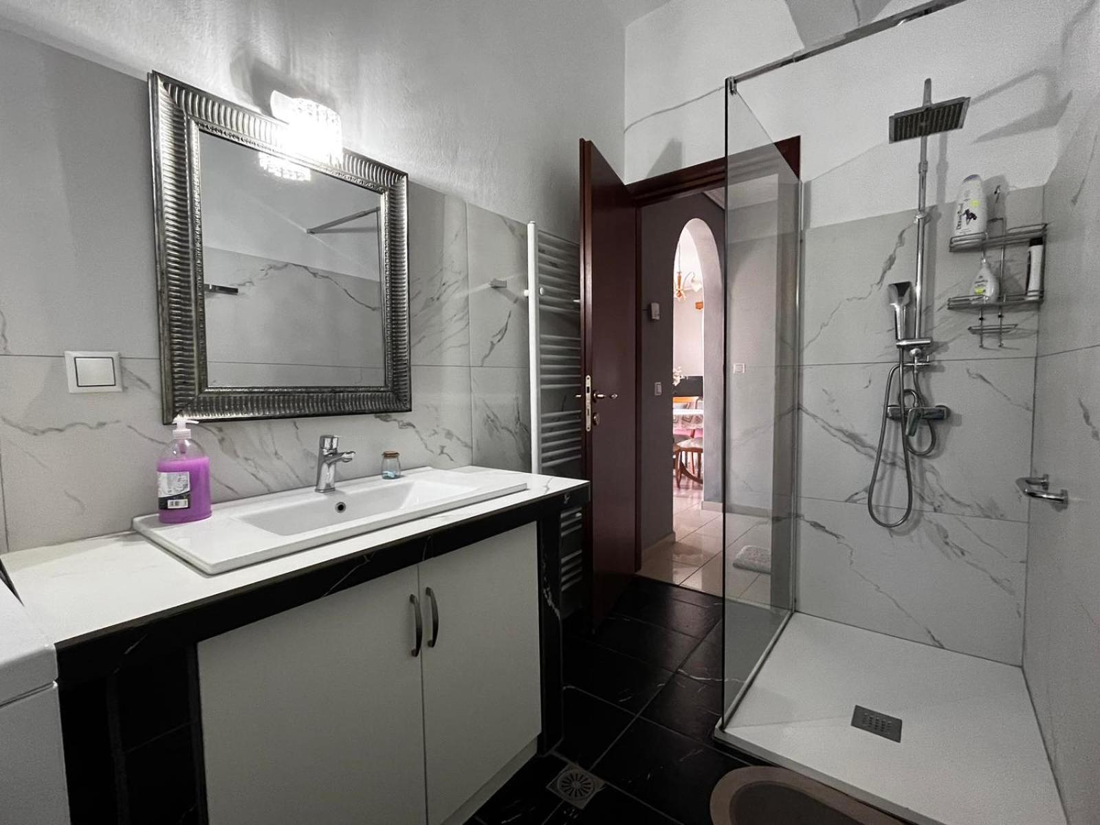 Soula'S Sunshine Big Apartment Nea Karvali Buitenkant foto